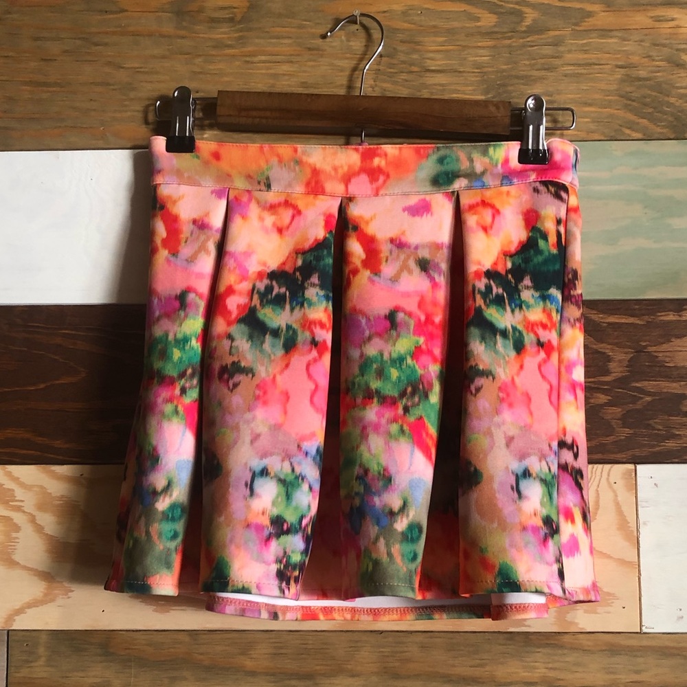 High waisted colorful skirt